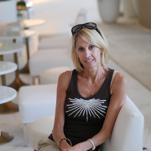 Meet your Posher, Kim - Picture 2 of 2